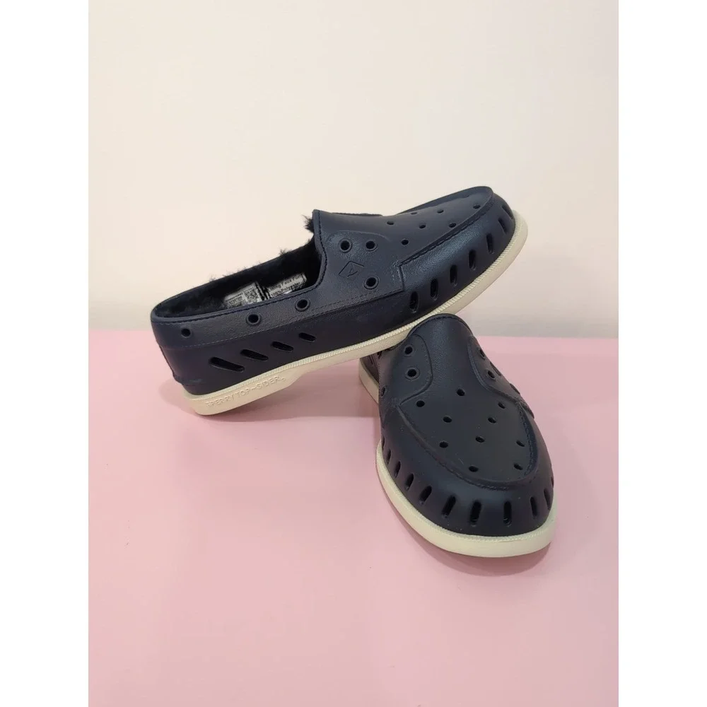 Sperry Women's‎ Navy Float Boat Shoes with Faux Fur Lining Size 9 NWOT